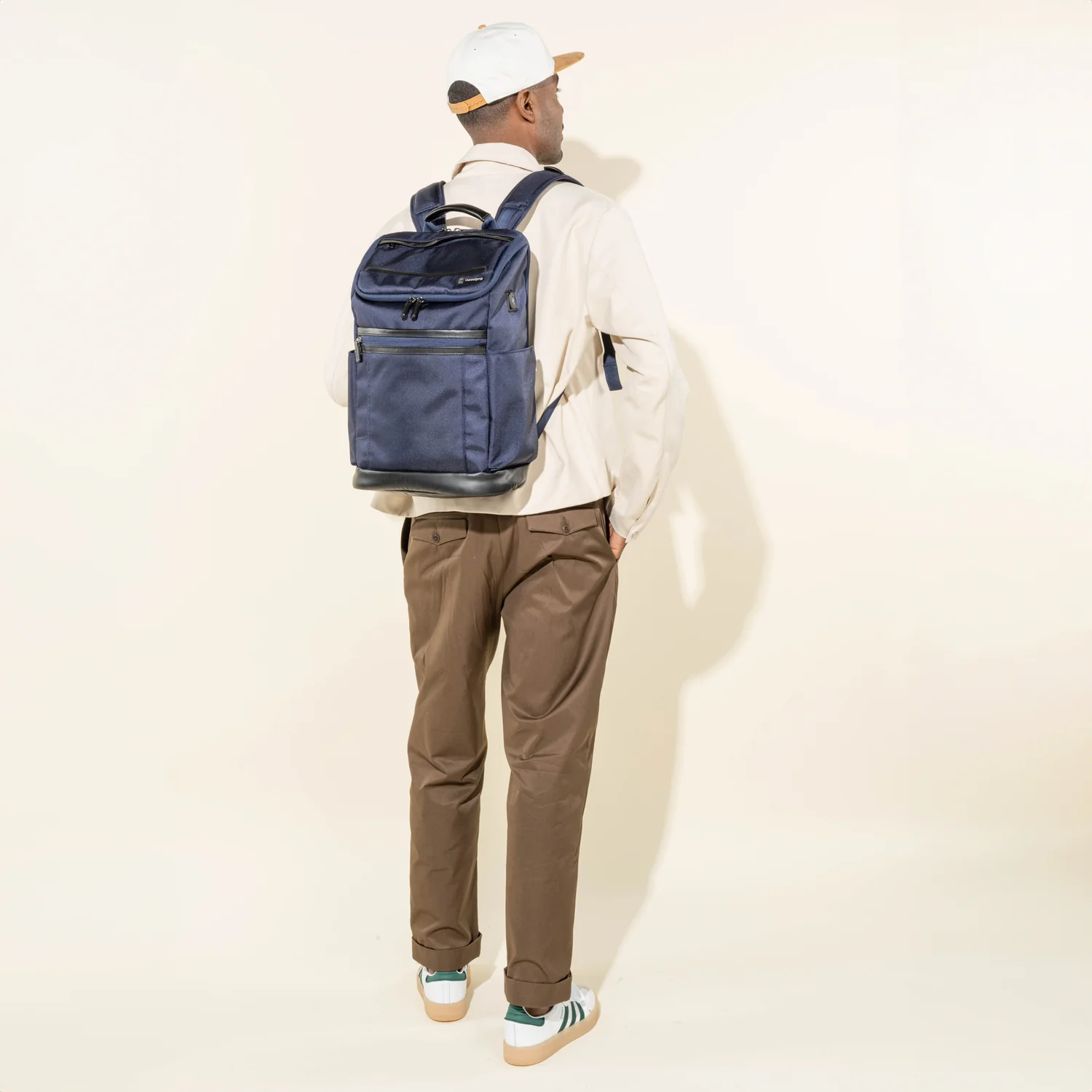 Crew™ Executive Choice™ 3 Medium Top Load Backpack- Titanium Grey - Image 6