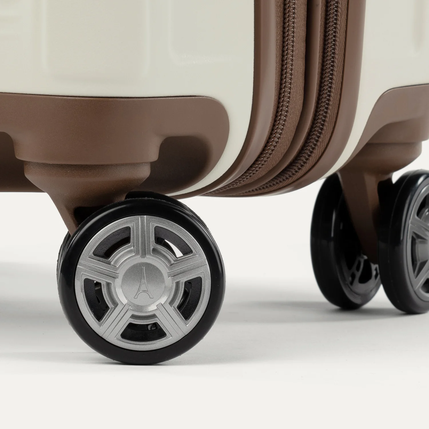 Platinum® Elite Carry-On Hardside Spinner - Image 46