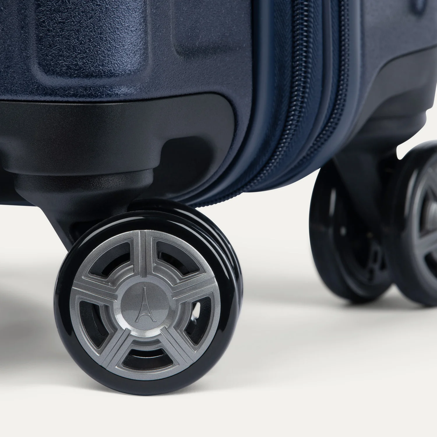 Platinum® Elite Carry-On Hardside Spinner - Image 55
