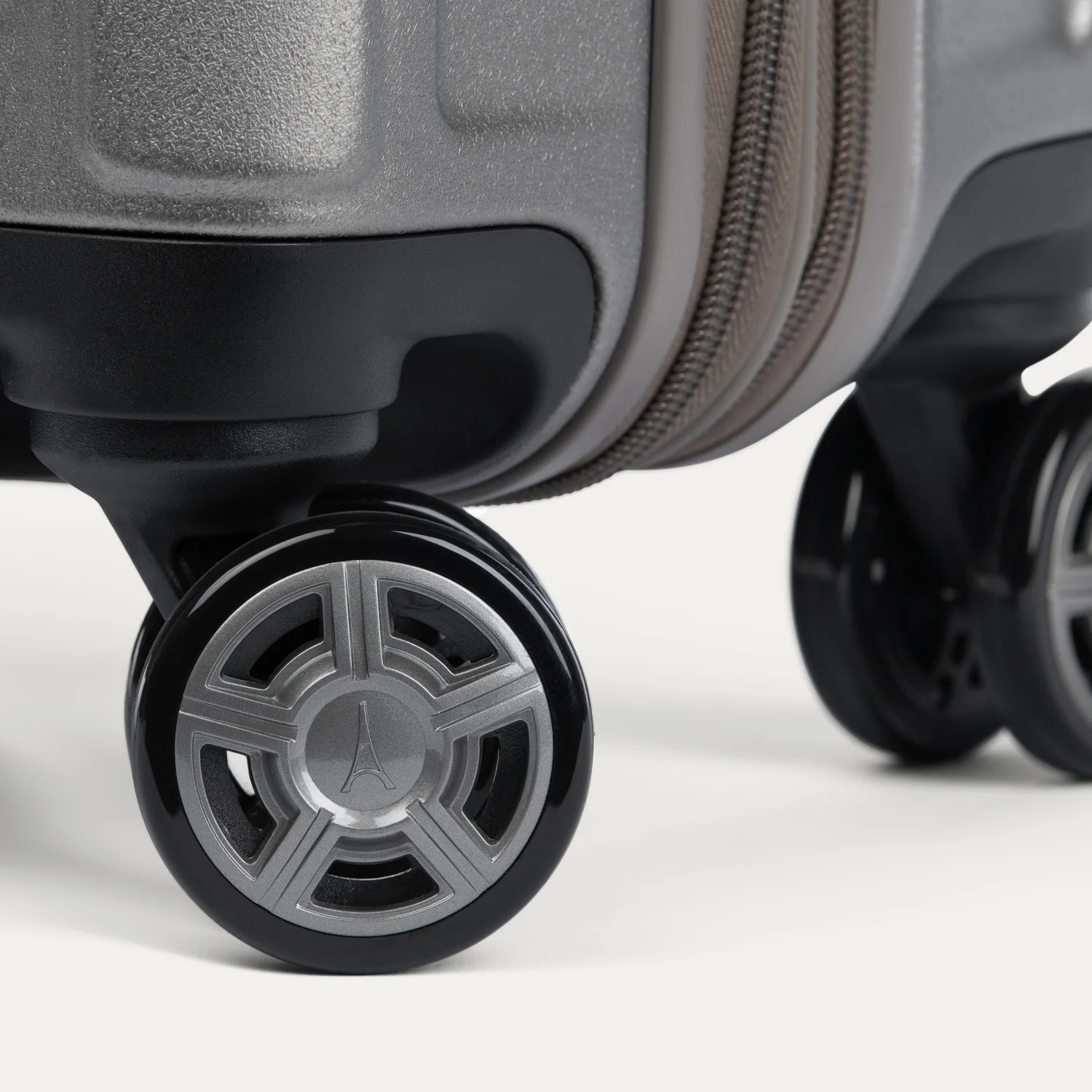 Platinum® Elite Carry-On Hardside Spinner - Image 64