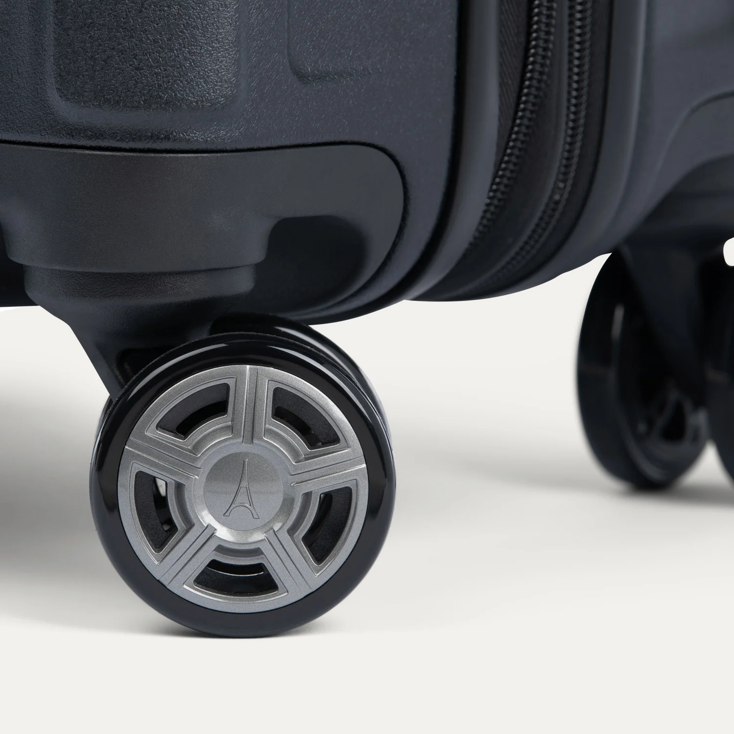 Platinum® Elite Compact Carry-On Hardside Spinner - Image 7