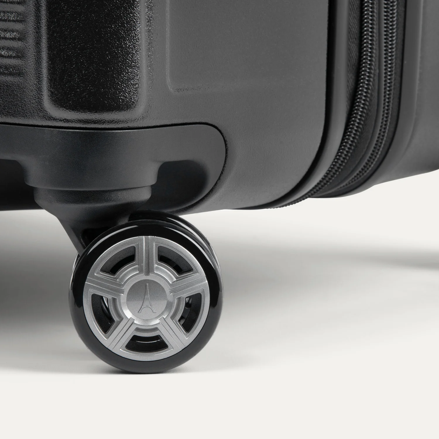 Platinum® Elite Large Check-In Hardside Spinner - Image 19