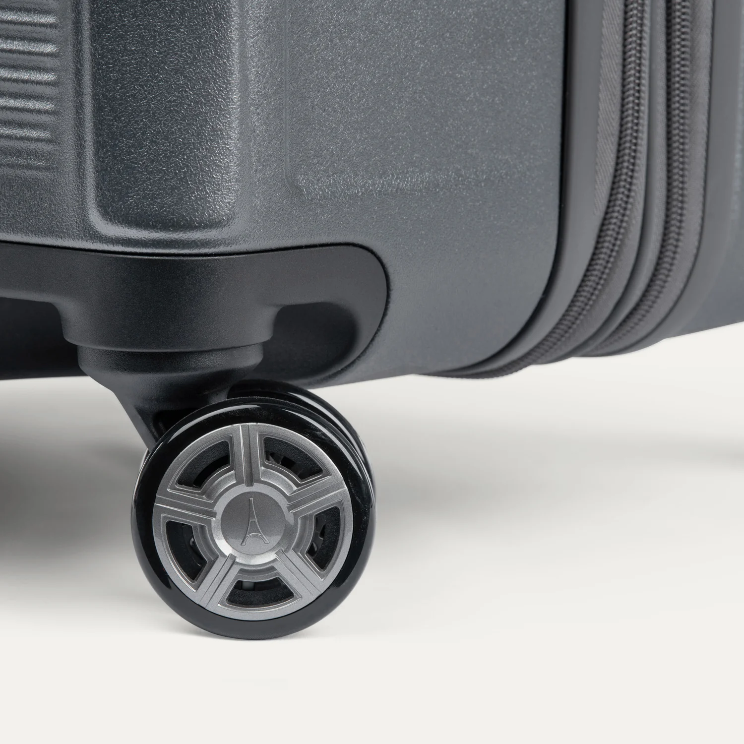 Platinum® Elite Large Check-In Hardside Spinner - Image 29