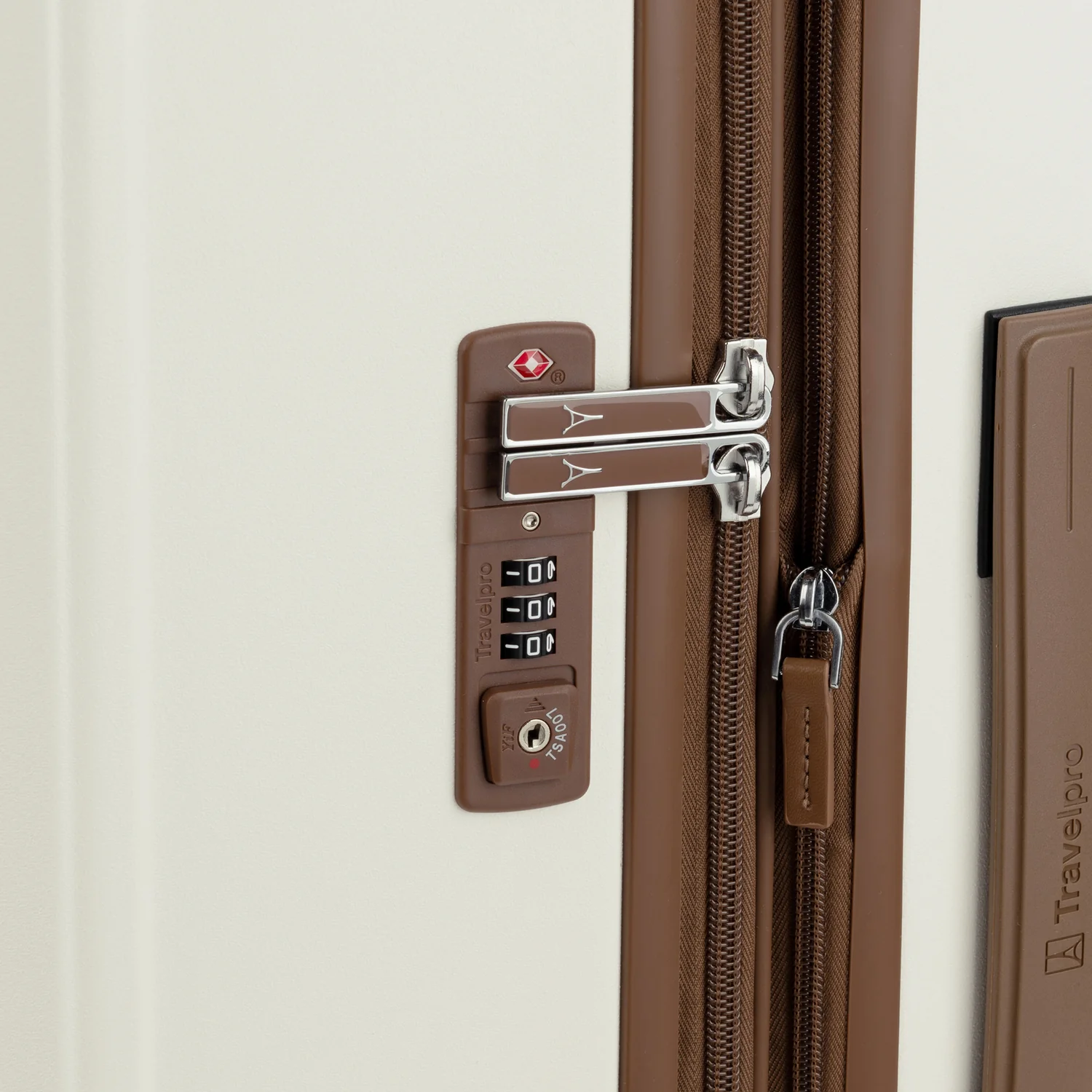 Platinum® Elite Large Check-In Hardside Spinner - Image 8