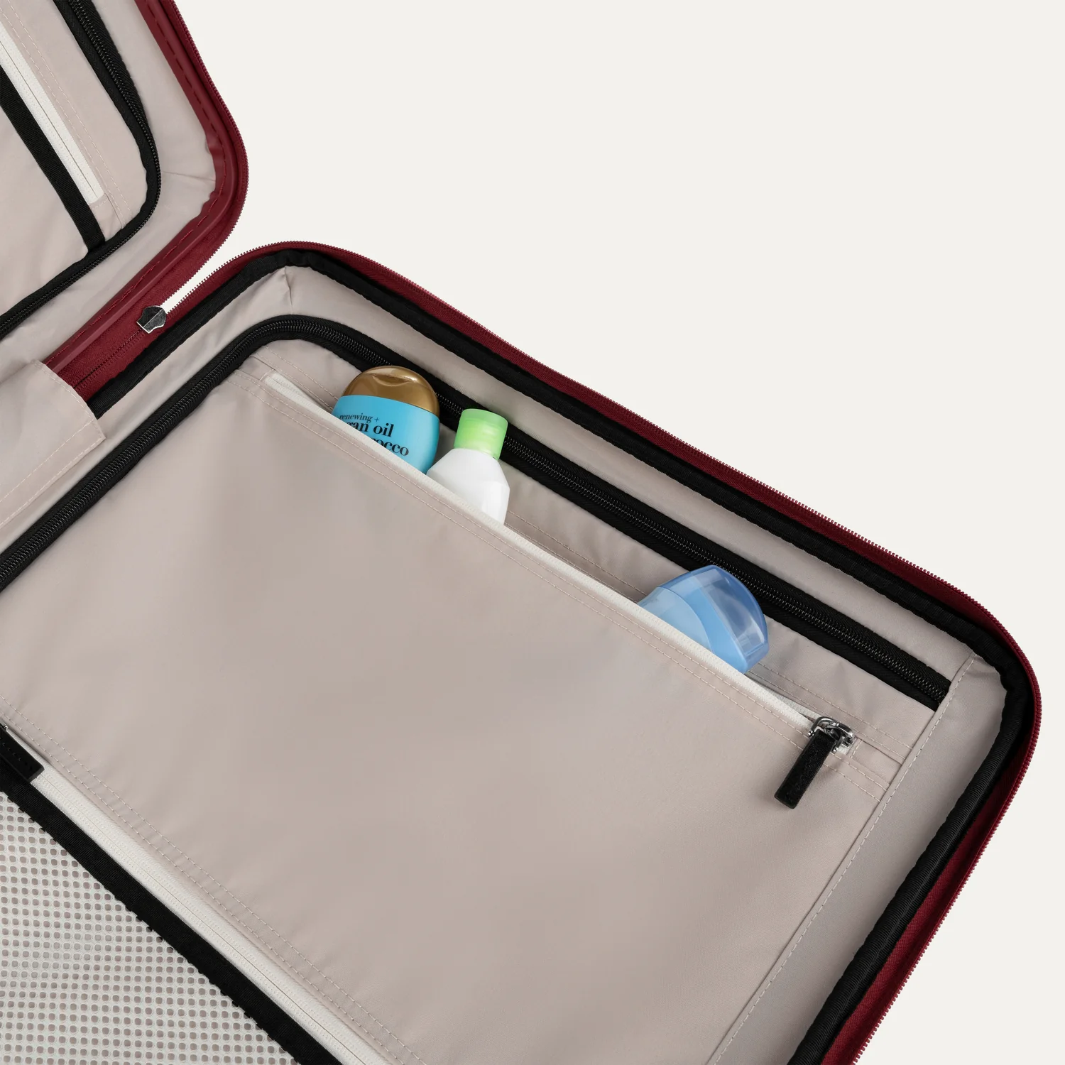 Platinum® Elite Medium Check-In Hardside Spinner - Image 16