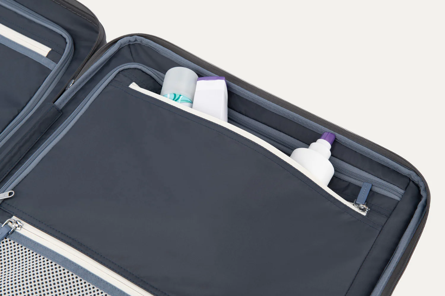 Platinum® Elite Medium Check-In Hardside Spinner - Image 48